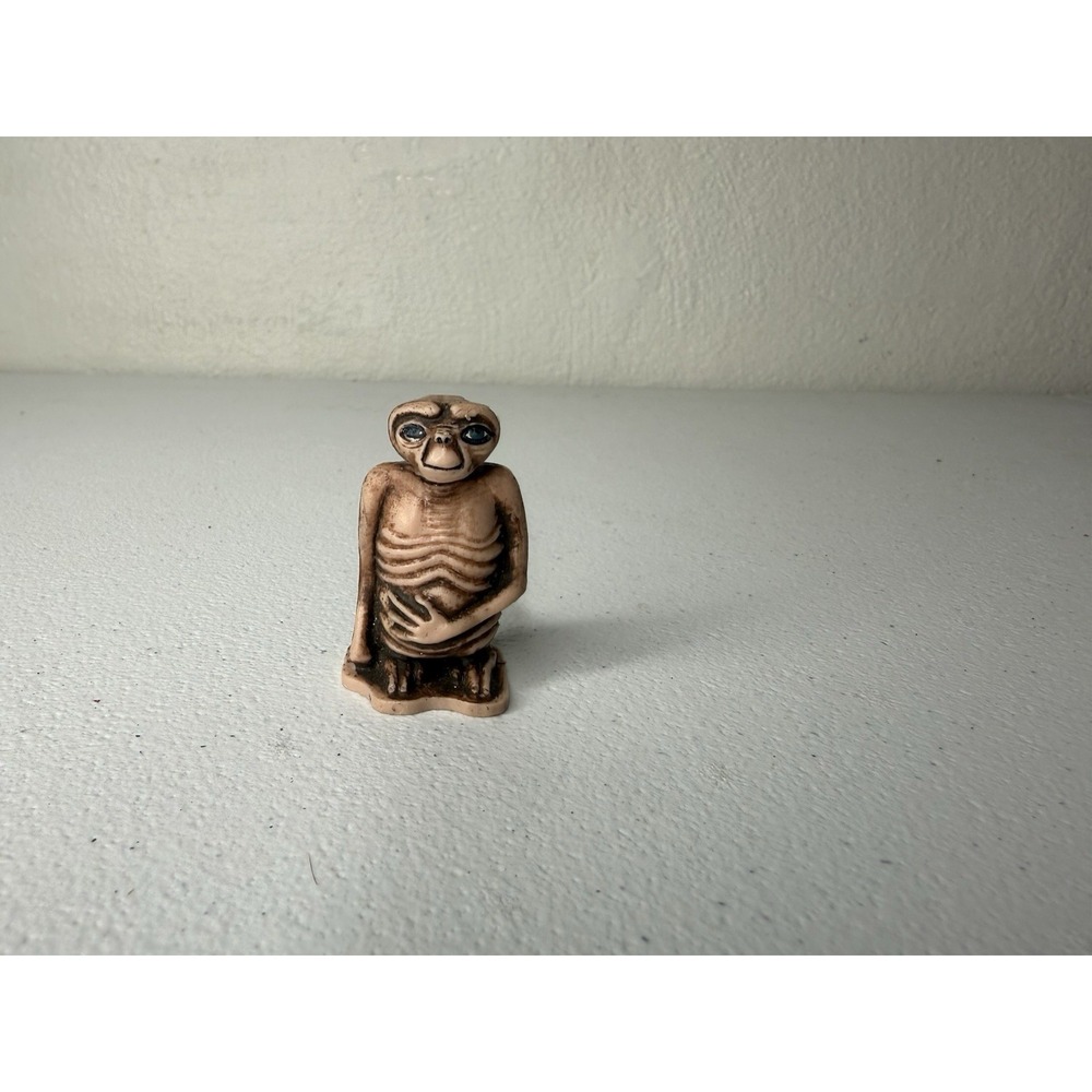 E.T. Extra Terrestrial Figure 1.75in Plastic 1982 Universal Mini Vintage 80s